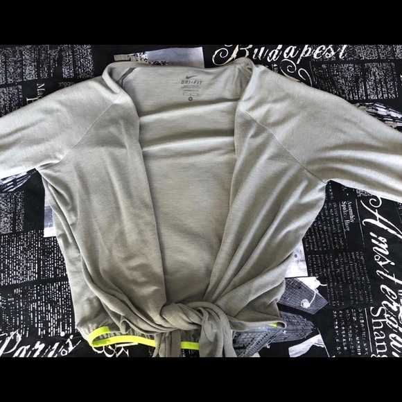 nike dri-fit wrap shirt - Picture 2 of 2